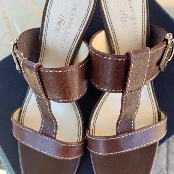 Brown Anne Klein iflex shoe size 7 - Picture 2 of 5